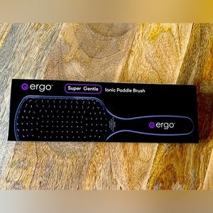 Ergo Ionic Paddle Brush
